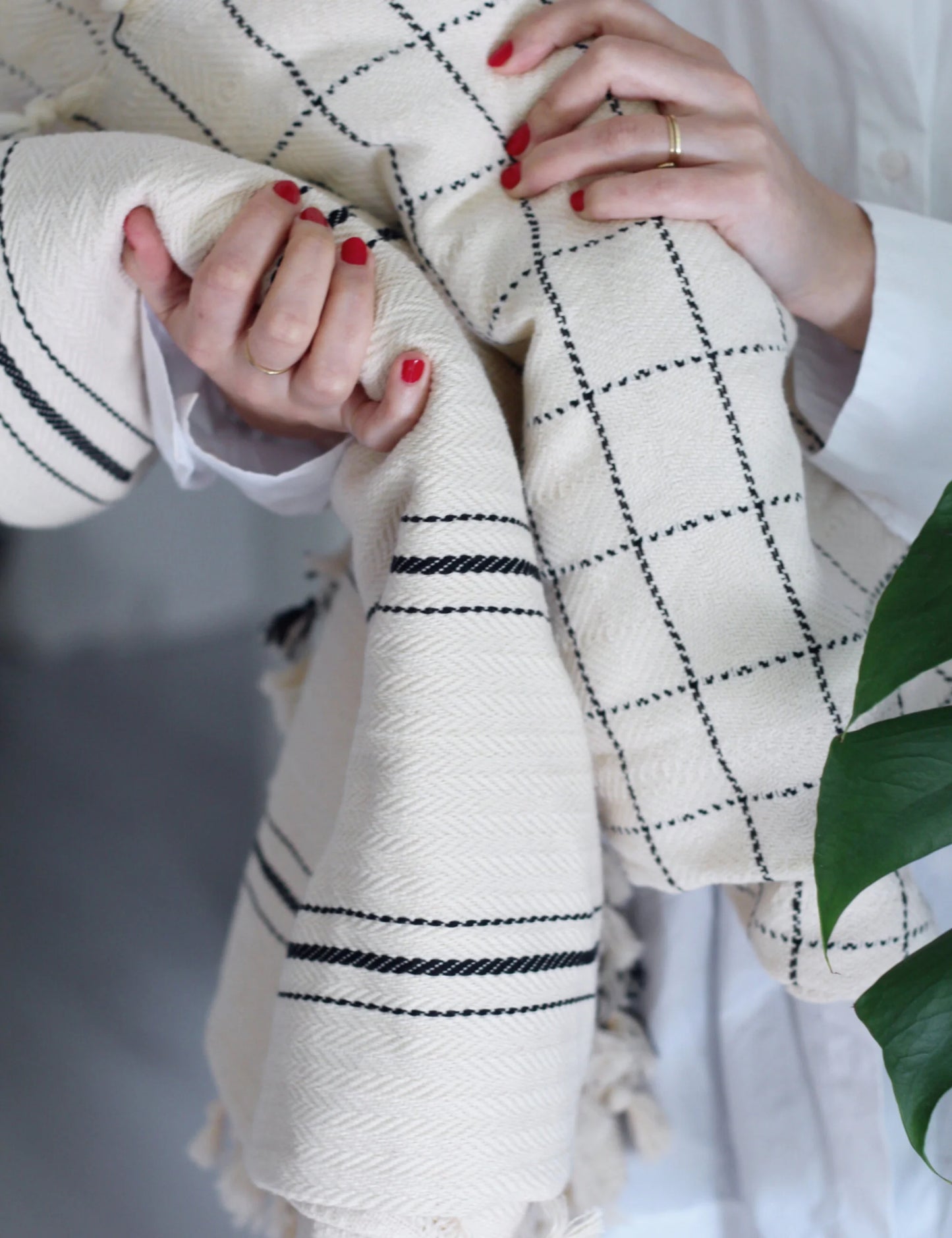 Mia and Pia Throw Blanket - 100% Pure Turkish Cotton Blankets, Manta algodón, Baumwolldecke